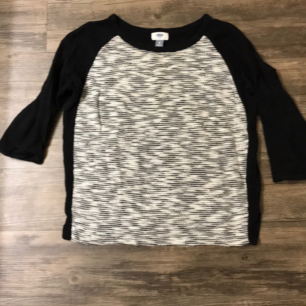 3/4 sleeve black and white sweater